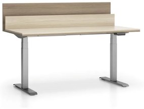 PLAN Kancelársky pracovný stôl SINGLE LAYERS s prepážkami, nastaviteľné nohy, dub prírodný / dub morený