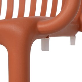 V terakotovej farbe plastová jedálenská stolička Alia – Ixia