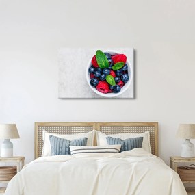 Obraz - miska s lesným ovocím (90x60 cm)