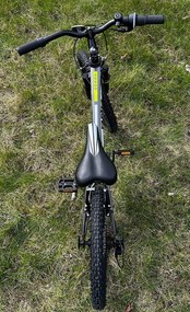 BNB Chlapčenský horský bicykel Arrow YS-7674 BOY šedé 20" 2024