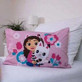 Ružové bavlnené detské obliečky do postieľky 100x135 cm Gabby's Dollhouse – Jerry Fabrics