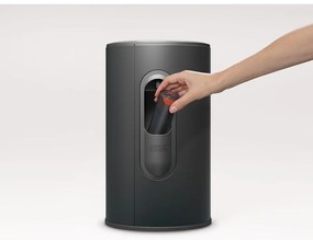 Matne čierny nášľapný kovový odpadkový kôš 10 l Arc – Joseph Joseph