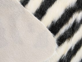 Koberec so vzorom zebry čierny NAMBUNG Beliani