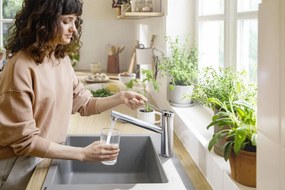 Hansgrohe Zesis M33, páková kuchynská batéria 150, 1jet, čierna matná, HAN-74802670