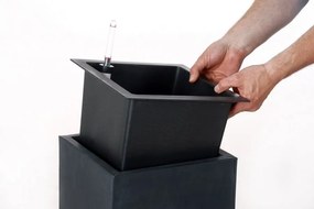 Plastová hranatá vnútorná vložka, 32*34*34 cm, so zavlažovacím setom, čierna