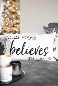 Bielo-čierna obliečka na vankúš s nápisom Believes in Santa Black&White X-Mas - 30*50 cm