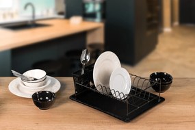 Wellhox Priestranný čierny stojan na riad s odkvapkávacou miskou.