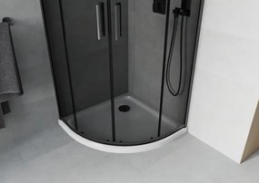 Mexen Rio, štvrťkruhový sprchovací kút s posuvnými dverami 90(dvere) x 90(dvere) x 190 cm, 6mm šedé sklo, čierny profil + biela sprchová vanička Slim, 863-090-090-70-40-4110B