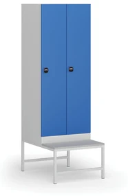 Šatníková skrinka s lavičkou, 2 oddiely, 1875 x 600 x 500/800 mm, zámok s čítačkou RFID kariet, modré dvere
