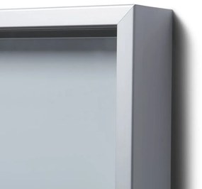 Interiérová vitrína s posuvnými dverami SLIM 10 x A4 - plechová zadná stena, hliník