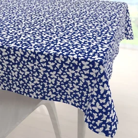 Biante Bavlnený štvorcový obrus Sandra SA-376 Biele motýliky na modrom 130x130 cm
