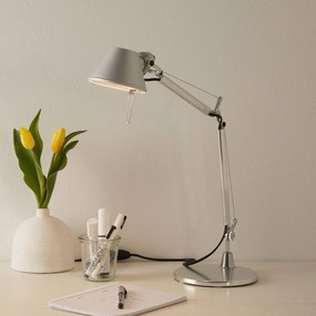 Stolná lampa Artemide Tolomeo Micro hliník