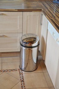 Bezdoteku Bezdotykový odpadkový kôš EXCLUSIVE nerezový guľatý senzorový 30L