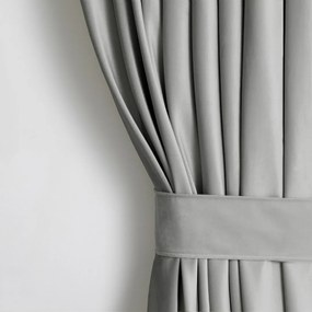Záves AmeliaHome Velvet s priechodkami 140x270 cm strieborný