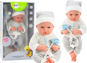 LEAN Toys Bábika Bobas v bielo-sivom pruhovanom oblečení, s čiapočkou, cumlíkom a dekou