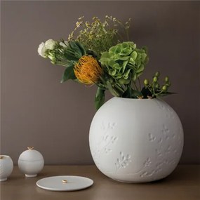 Porcelánová váza s dekorom vtáčikov