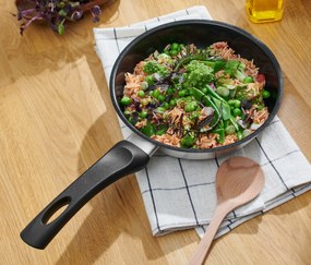 Profesionálna panvica z ušľachtilej ocele s kvalitnou keramickou povrchovou úpravou, priemer cca 20 cm