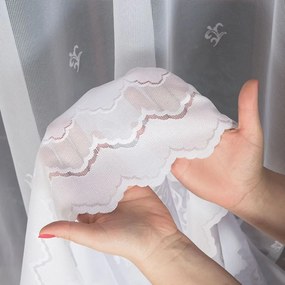 Biela žakarová záclona LEJLA s jemným vzorom  - šité na mieru