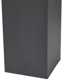 Moderná vonkajšia stojaca lampa čierna 80 cm so zásuvkou IP44 - Charlois