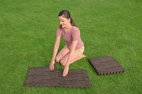 Bestway Penová podložka k záhradnému bazénu Imitácia dreva 12 ks 50x50cm 58712