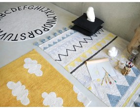 Prateľný ručne tkaný bavlnený detský koberec v horčicovej farbe 120x160 cm Clouds Mustard – Lorena Canals