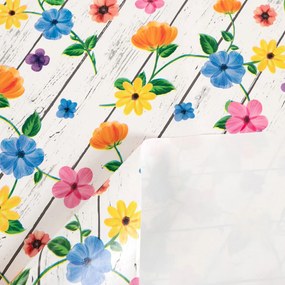 PVC obrus Farebné kvety na bielom drevodekore PV-110 - metráž š. 140 cm