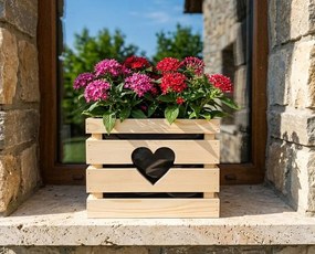 AMADEA Drevený kvetináč so srdiečkom prírodný, vo vnútri s čiernou fóliou, 27x27x21 cm, český výrobok