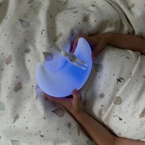Cam Cam ApS Nočná lampička s farebným svetlom Moon Shell Off-White