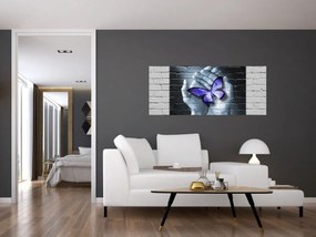 Obraz - Fialový motýľ na stene (120x50 cm)