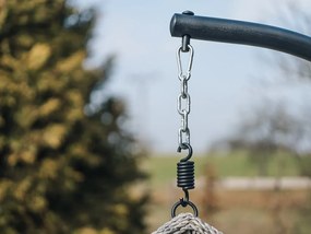 Svetlosivé závesné kreslo TROPIKAL s čiernym stojanom