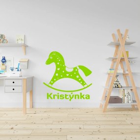 Veselá Stena Samolepka Hojdací koník s menom Farba: zelená, Veľkosť: 40 x 40 cm