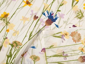 Biante Bavlnený záves Sandra SA-571 Lúčne kvety na krémovom 150x200 cm