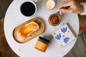 Bella Rose Drevená servírovacia tácka Stromček – menšia