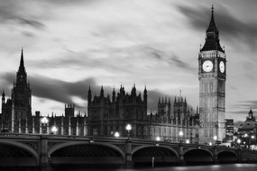 Samolepiaca fototapeta nočný čiernobiely Big Ben v Londýne - 375x250