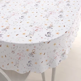 Biante Detský bavlnený oválny obrus Sandra SA-371 Ružový cirkus so zvieratkami 120x140 cm