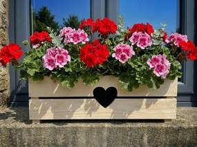 AMADEA Drevený obal na kvetináč so srdcom, 52x21,5x17cm Český výrobok
