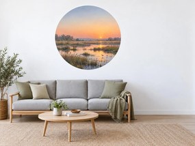 Mokraď pri západe slnka zlatistá okrúhla akvarelová dekorácia s mokraďou na stenu do obývačky arch 46 x 46 cm