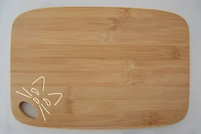 Bambusová doštička s motívom malej mačky - 30 x 20 cm