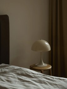 Louis Poulsen Stolní lampa Panthella 320 Opal Beige