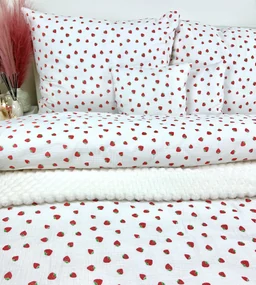 Letné mušelínové obliečky Jahody 140x200 – ovocné, priedušné, 100 % bavlna, ideálne pre deti