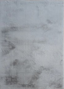 Koberec Cozy 1453 GREY – sivý obdĺžnikový koberec zo 100% polyesteru Rozmer: 40x60 cm