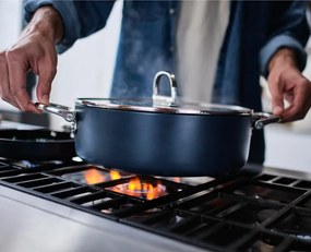 Kastról s pokrievkou/s keramickým povrchom na indukciu Space – Joseph Joseph