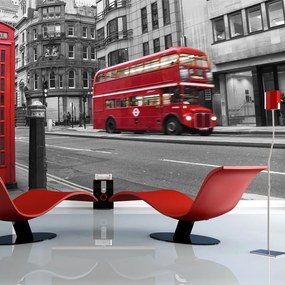 Artgeist Fototapeta - Red bus and phone box in London Veľkosť: 200x154, Verzia: Premium
