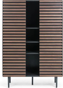 Čierna/v prírodnej farbe skrinka v dekore orecha 105x155x40 cm Kesia – Kave Home