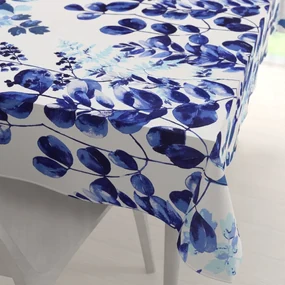 Biante Bavlnený obdĺžnikový obrus Sandra SA-605 Modrý eukalyptus na bielom 140x220 cm