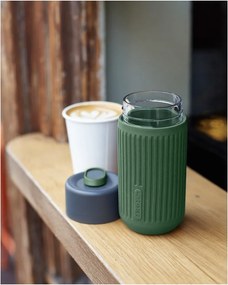 Zelený sklenený cestovný hrnček 340 ml – Black + Blum