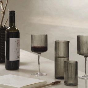 Ferm Living Pohár na červené víno Ripple Smoked Grey – set 2 ks