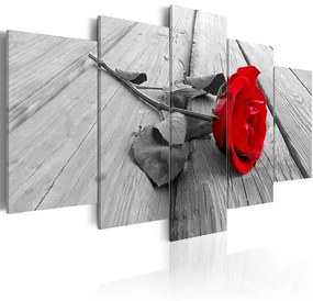 Obraz - Rose on Wood (5 Parts) Wide Red Veľkosť: 100x50, Verzia: Na talianskom plátne