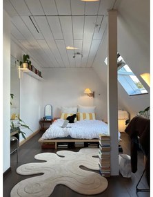 Dvojlôžková posteľ z borovicového dreva s roštom 180x200 cm Japan – Karup Design