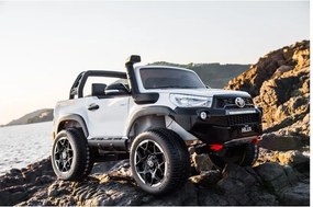 LEAN CARS Toyota Hilux batérie auto čierna maľované